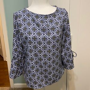 Chase lands end blouse with tie sleeves.